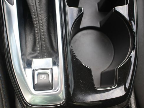 Used 2024 Chevrolet Trax LT w/ LT Convenience Package image 32