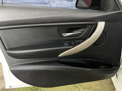 Used 2017 BMW 320i Sedan image 29