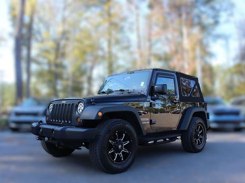 Used 2015 Jeep Wrangler Sport image 2