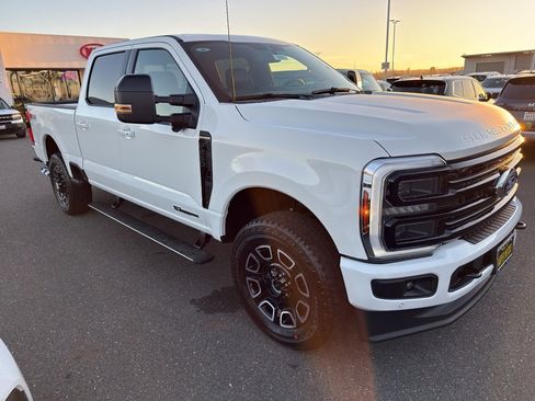 New 2026 Ford F250 Platinum w/ FX4 Off-Road Package image 43