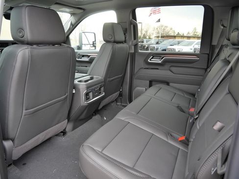 New 2026 GMC Sierra 3500 Denali w/ Denali Reserve Package AWD/4WD image 32