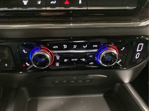 Used 2024 GMC Sierra 2500 SLE w/ SLE Convenience Package image 16