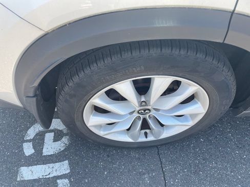 Used 2019 INFINITI QX50 Essential w/ Premium Heat Package AWD/4WD image 3