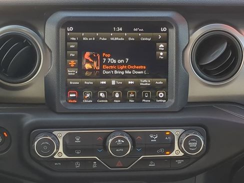 Used 2021 Jeep Wrangler Unlimited Sport image 15