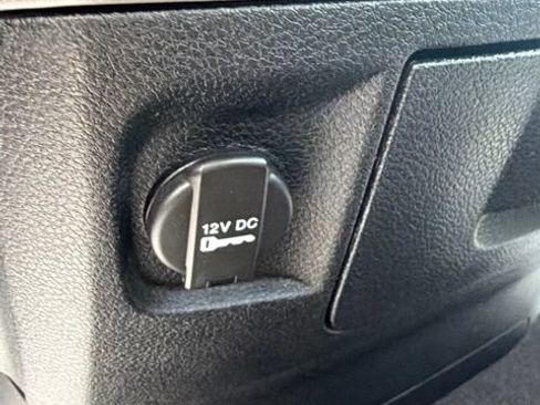 Used 2016 RAM 2500 Tradesman w/ Chrome Appearance Group AWD/4WD image 19