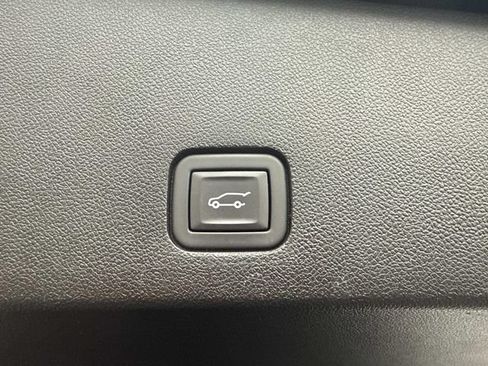 Certified 2024 Cadillac XT6 Premium Luxury AWD/4WD image 28
