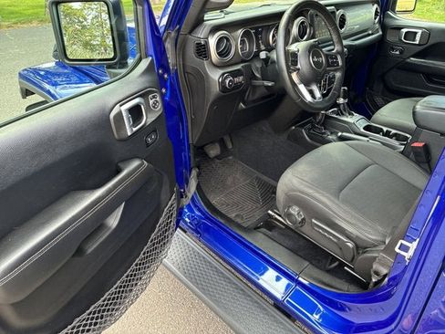 Certified 2019 Jeep Wrangler Unlimited Sahara w/ Cold Weather Group image 17