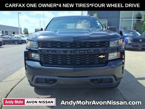 Used 2019 Chevrolet Silverado 1500 Custom w/ Custom Convenience Package AWD/4WD image 3
