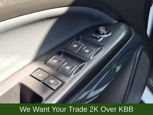 Used 2022 Chevrolet Colorado Z71 AWD/4WD image 18