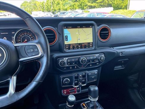 Used 2023 Jeep Gladiator Mojave w/ Cold Weather Group AWD/4WD image 18