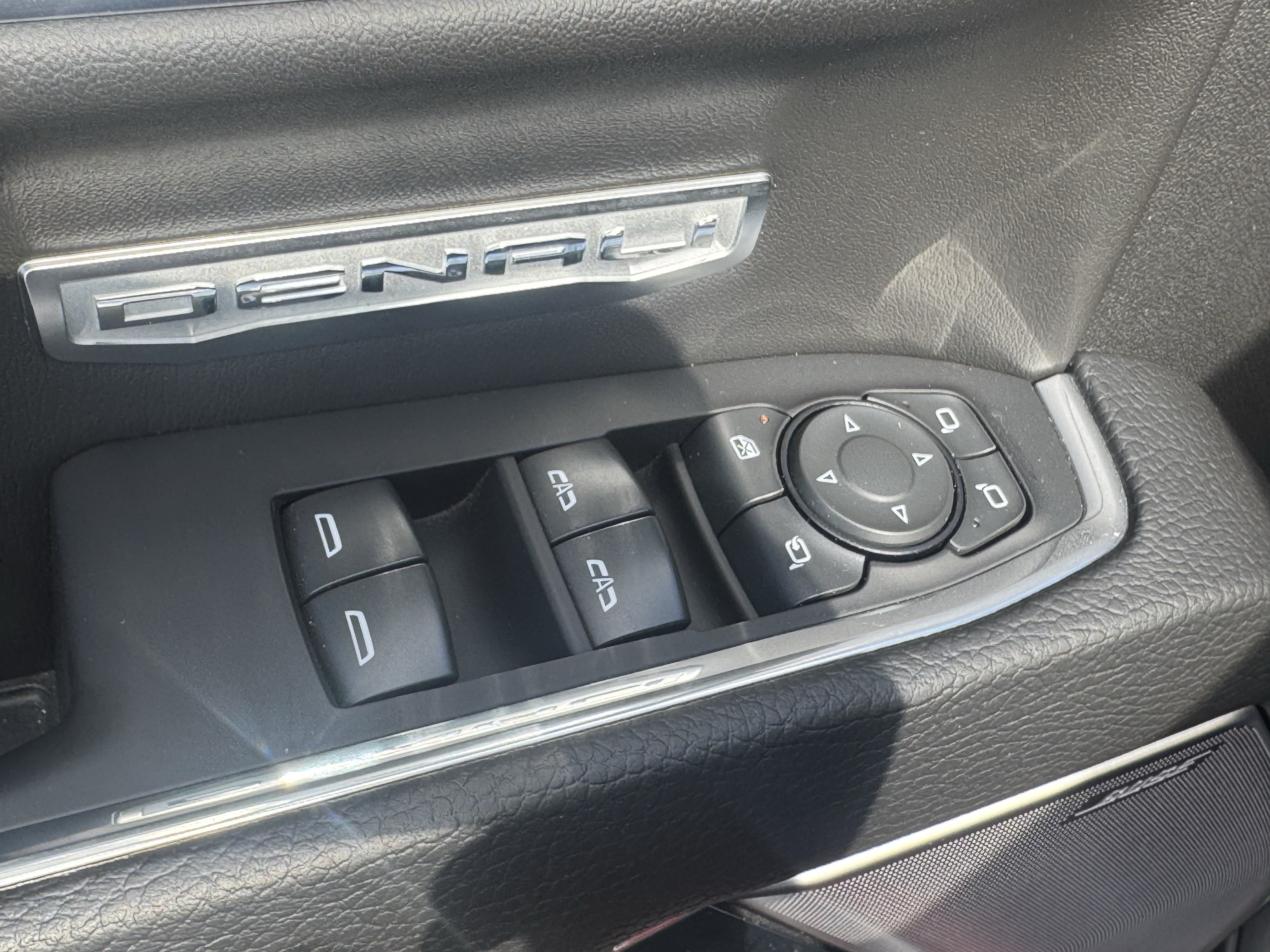 Used 2022 GMC Sierra 1500 Denali AWD/4WD image 16
