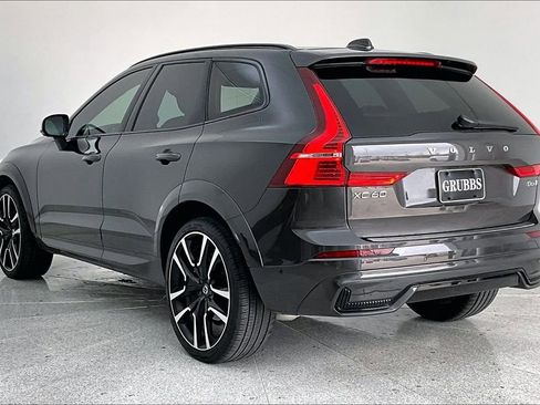 Certified 2023 Volvo XC60 B6 Ultimate w/ Protection Package Premier image 16