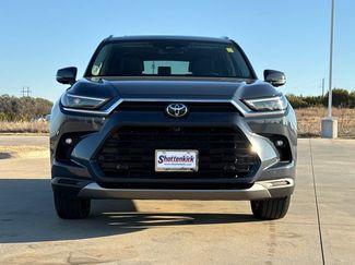 Used 2025 Toyota Grand Highlander FWD video 2