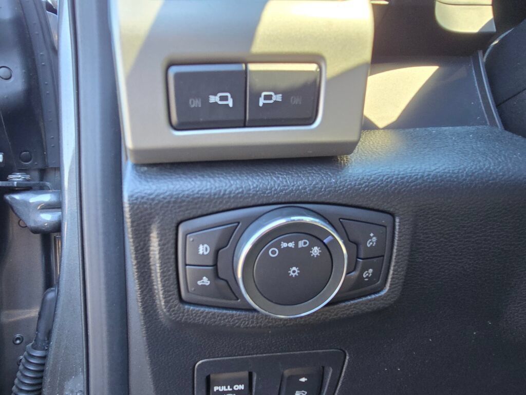 Used 2019 Ford F150 Lariat w/ Equipment Group 502A Luxury AWD/4WD image 23