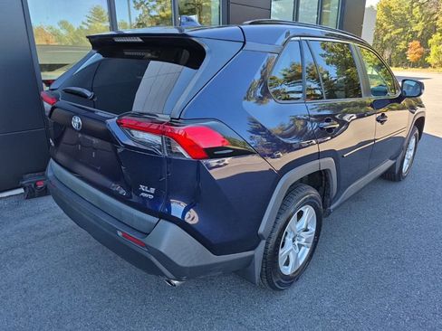 Used 2021 Toyota RAV4 XLE w/ Convenience Package image 6