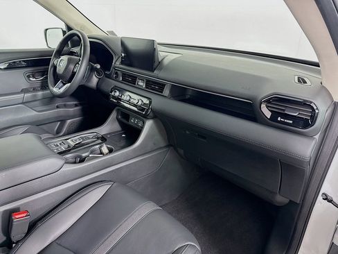 Used 2025 Honda Pilot EX-L image 29