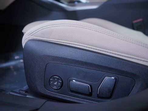 New 2026 BMW 330i Sedan w/ M Sport Package image 12