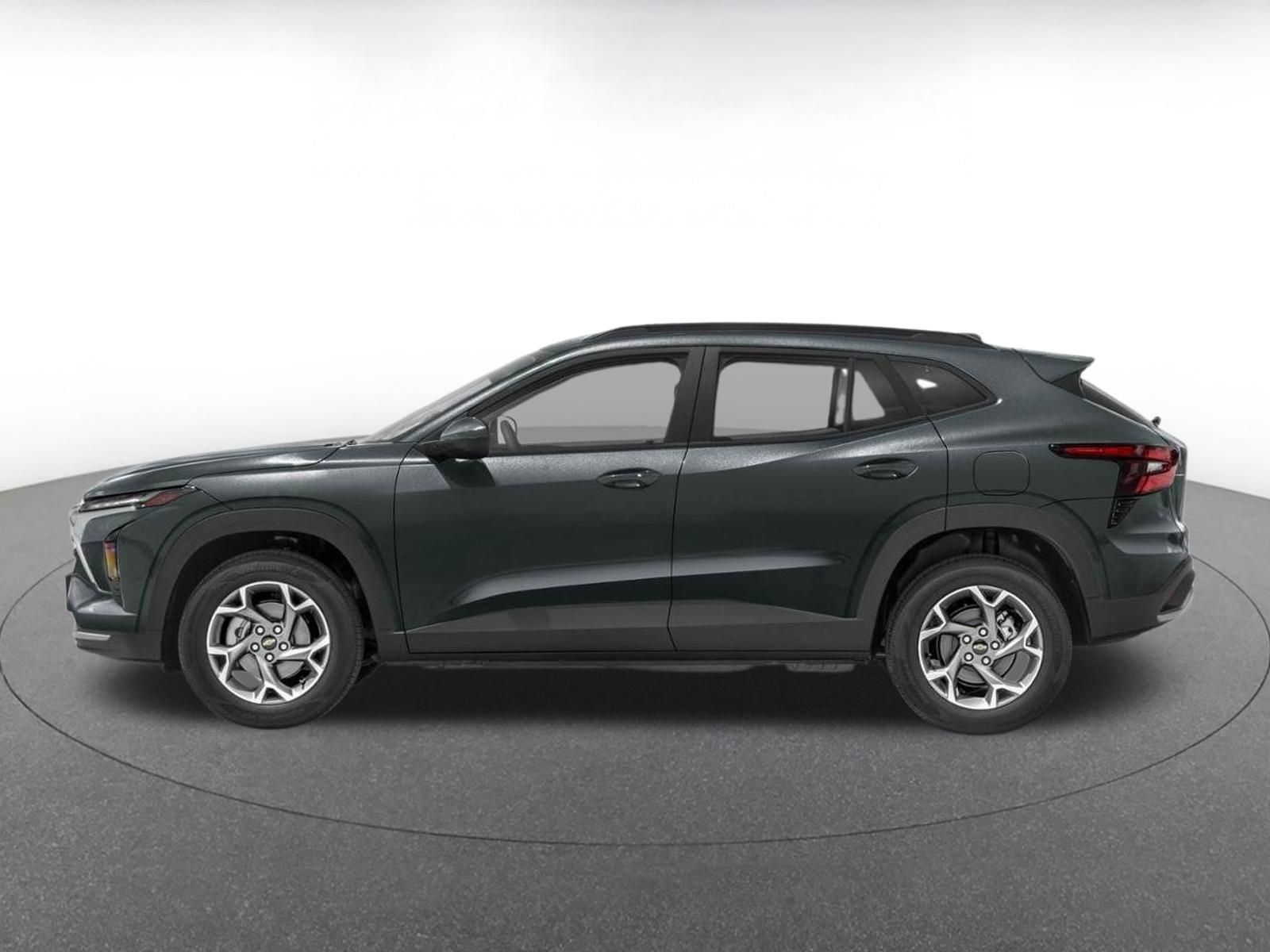 Used 2025 Chevrolet Trax LT FWD image 3