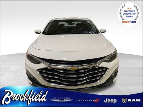 Used 2023 Chevrolet Malibu LT image 2