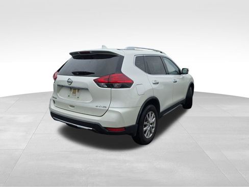 Used 2017 Nissan Rogue SV AWD/4WD image 8
