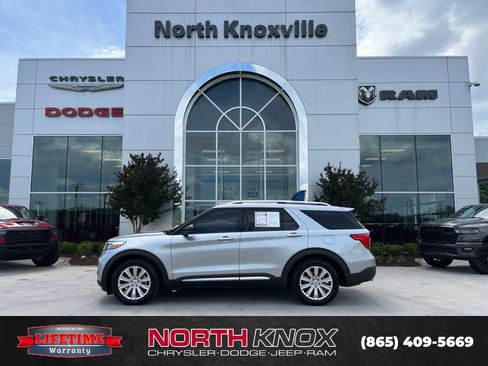 Used 2023 Ford Explorer Limited w/ Limited Technology Package RWD image 2