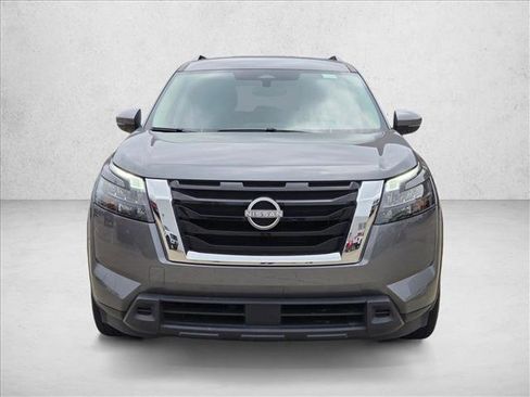 Used 2025 Nissan Pathfinder SV AWD/4WD image 2
