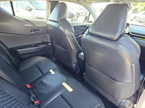 Used 2021 Toyota C-HR Limited image 11
