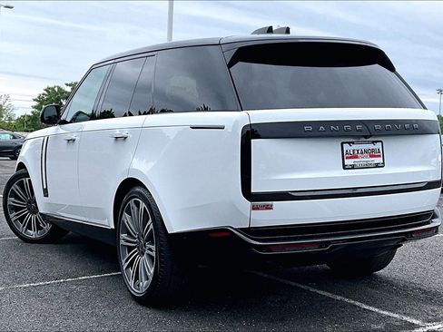 Used 2024 Land Rover Range Rover SE AWD/4WD image 11