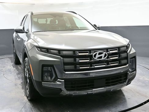 Certified 2025 Hyundai Santa Cruz Limited image 8