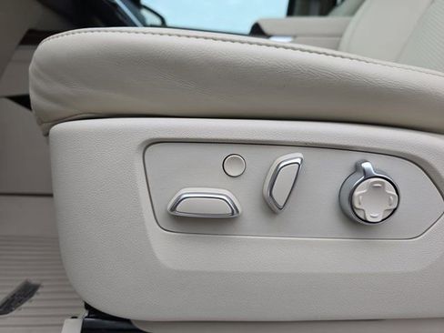 Certified 2025 Cadillac Escalade ESV Sport Platinum image 29