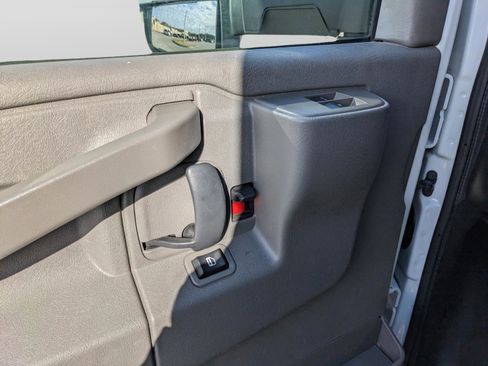 Used 2022 GMC Savana 3500 w/ Power Convenience Package image 27