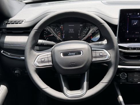 New 2026 Jeep Compass Latitude AWD/4WD image 12