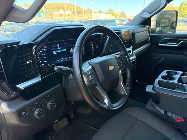 Used 2026 Chevrolet Silverado 3500 LT AWD/4WD image 14