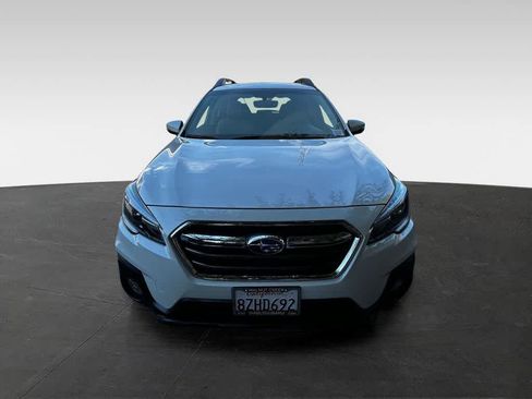 Used 2019 Subaru Outback 2.5i Limited AWD/4WD image 2