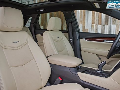 Used 2017 Cadillac XT5 Luxury AWD/4WD image 21