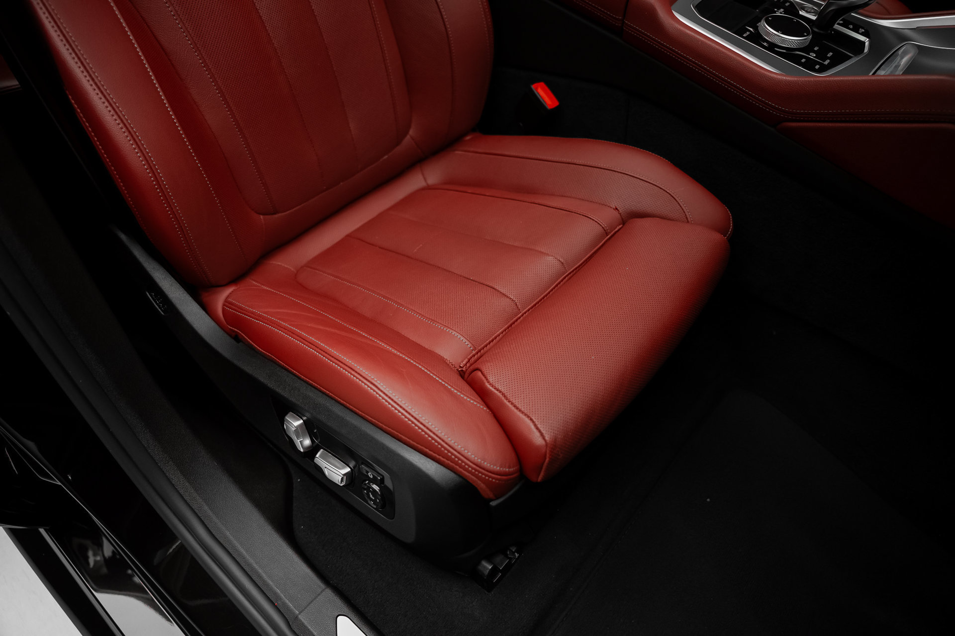 Used 2022 BMW X6 M50i w/ Premium Package AWD/4WD image 65
