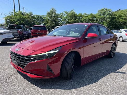 Used 2021 Hyundai Elantra SEL w/ Convenience Package FWD image 7