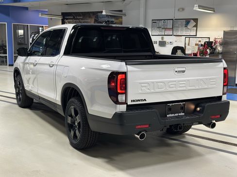 New 2026 Honda Ridgeline Black Edition image 8