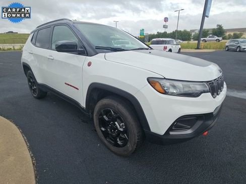 Used 2024 Jeep Compass Trailhawk image 3