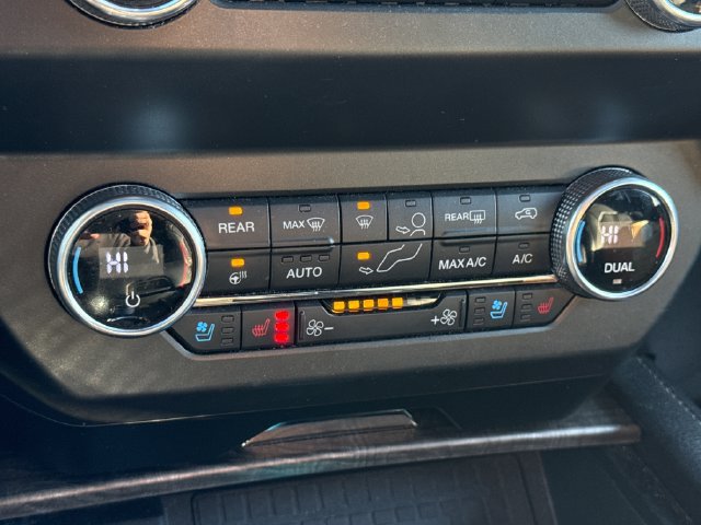 Used 2019 Ford Expedition Limited w/ Equipment Group 302A AWD/4WD image 35