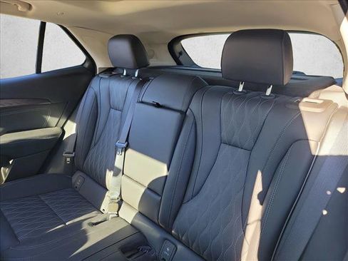 Used 2023 Buick Envision Avenir image 14