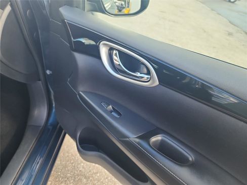 Used 2016 Nissan Sentra SV image 21