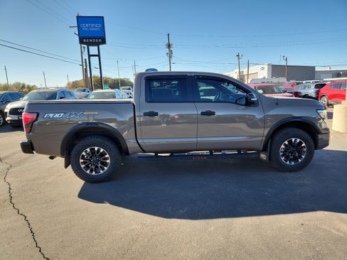 Used 2021 Nissan Titan PRO-4X w/ Pro-4x Convenience Package image 5