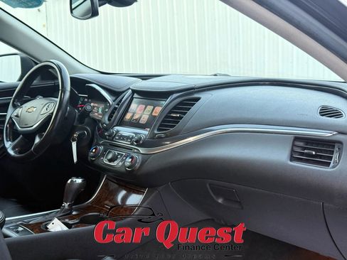 Used 2015 Chevrolet Impala LT w/ Convenience Package image 19