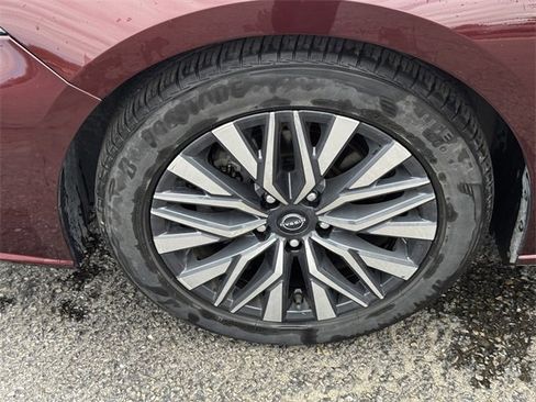 Used 2023 Nissan Altima 2.5 SV image 10