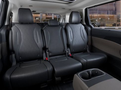 New 2026 Kia Carnival SX FWD image 16