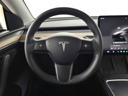 Used 2023 Tesla Model Y Long Range AWD/4WD image 18