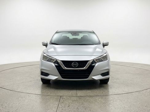 Used 2025 Nissan Versa SV image 2