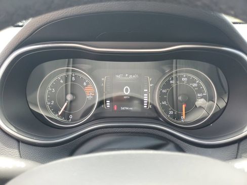 Used 2019 Jeep Cherokee Latitude Plus AWD/4WD image 16