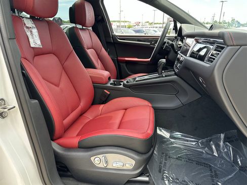 New 2025 Porsche Macan image 18